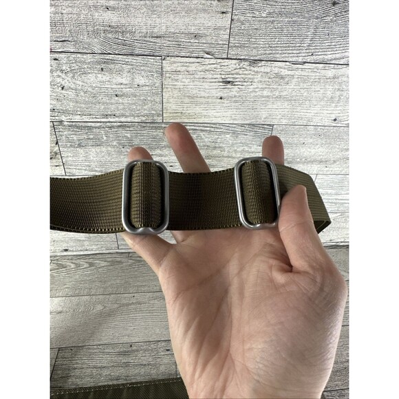 Tumi T-Tech Nylon Mckenna 10" Crossbody Bag Olive Army Green Color EUC - Picture 6 of 9